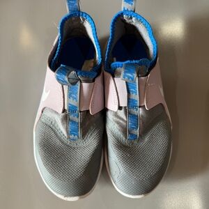Nike pull on sneakers running shoes big girls youth 3Y